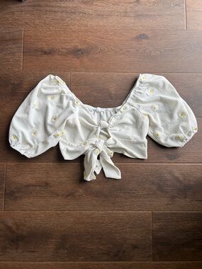 Lily Star White Crop Top with Daisy Print | White Crop Top with Flowers | Boho